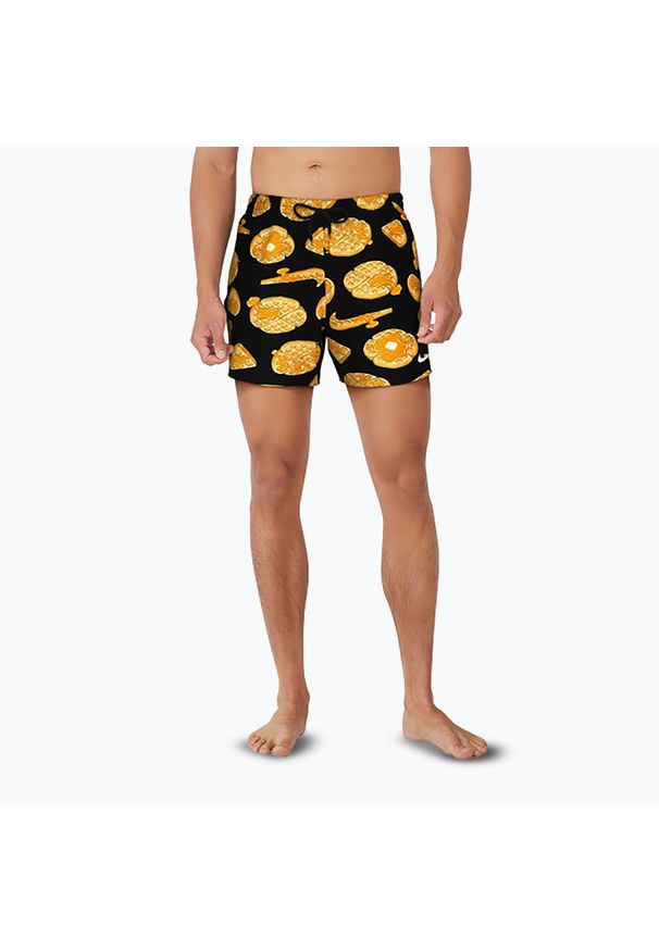 Szorty kąpielowe męskie Nike Multi Print 5" Volley. Kolor: czarny. Wzór: nadruk