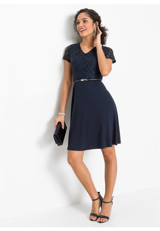 bonprix - Sukienka mini z koronką i paskiem. Kolor: niebieski. Materiał: koronka. Wzór: koronka. Styl: elegancki. Długość: mini