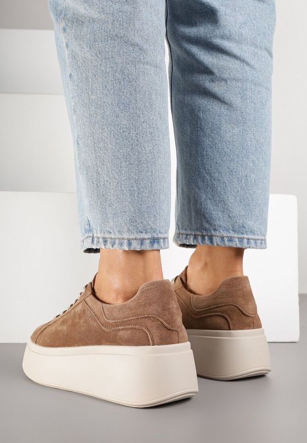 Born2be - Brązowe Zamszowe Sneakersy na Grubej Podeszwie Nalimiree. Okazja: na co dzień. Kolor: brązowy. Materiał: zamsz