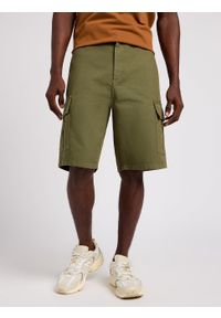 Lee - LEE MĘSKIE SZORTY MATERIAŁOWE LEE CARGO SHORT OLIVE GREEN 112349193. Materiał: materiał