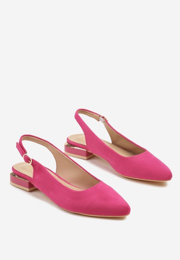 Born2be - Fuksjowe Sandały Slingback Vices z Metaliczną Aplikacją przy Obcasie Ediriella. Okazja: na co dzień, na spotkanie biznesowe. Nosek buta: szpiczasty. Kolor: różowy. Wzór: aplikacja. Sezon: wiosna, lato. Obcas: na obcasie. Styl: casual, elegancki, biznesowy. Wysokość obcasa: średni
