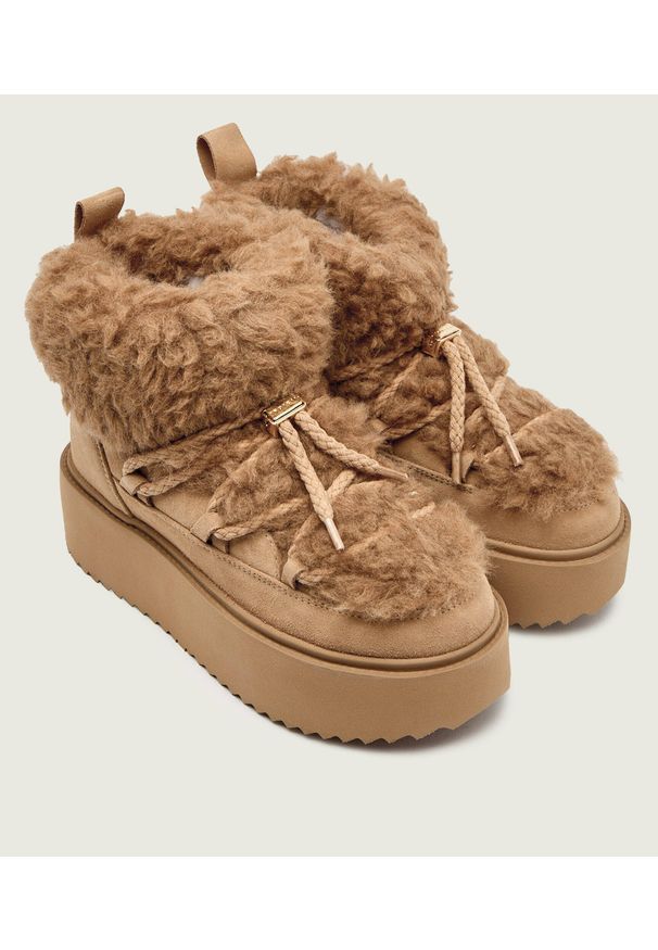 Inuikii - INUIKII TEDDY PLATFORM Śniegowce damskie. Okazja: na co dzień, na spacer. Kolor: brązowy. Materiał: materiał, futro, guma, wełna. Szerokość cholewki: normalna. Sezon: zima. Obcas: na platformie. Styl: elegancki, casual