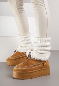 Born2be - Brązowe Śniegowce na Grubej Podeszwie z Ozdobnymi Przeszyciami i Futerkiem Lindera. Okazja: na co dzień. Kolor: brązowy. Materiał: futro. Styl: casual #7