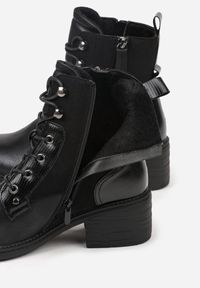 Born2be - Czarne Botki Trzewiki na Klockowym Obcasie Zdobione Suwakiem Salittea. Okazja: do pracy, na co dzień, na spotkanie biznesowe. Kolor: czarny. Materiał: dzianina, jeans. Wzór: aplikacja. Obcas: na obcasie. Styl: casual, elegancki, biznesowy. Wysokość obcasa: średni #3