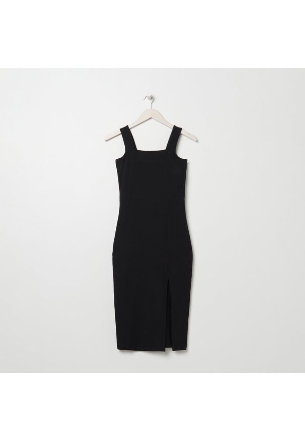 Sinsay - Dopasowana sukienka midi z rozcięciem - Czarny. Kolor: czarny. Długość: midi