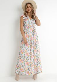 Born2be - Jasnoniebieska Sukienka Kopertowa z Gumką w Pasie w Kwiaty Pive. Typ kołnierza: kołnierz z falbankami. Kolor: niebieski. Materiał: wiskoza, tkanina, materiał. Wzór: kwiaty. Typ sukienki: kopertowe. Długość: maxi #1