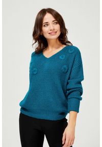 MOODO - Sweter oversize. Typ kołnierza: dekolt w serek. Materiał: dzianina, prążkowany, akryl. Długość rękawa: długi rękaw. Długość: długie. Wzór: ażurowy, ze splotem #1