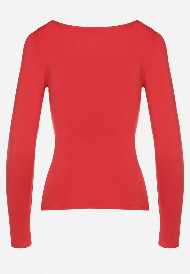 Born2be - Czerwona Bluzka z Wiskozą Kwadratowym Dekoltem i Ozdobnymi Paskami Tatinithia. Okazja: na co dzień. Typ kołnierza: dekolt kwadratowy. Kolor: czerwony. Materiał: wiskoza. Styl: casual