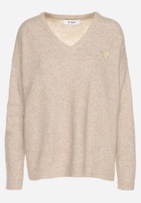 Born2be - Ciemnobeżowy Sweter z Wełną i Trójkątnym Dekoltem Zivida. Okazja: na co dzień. Kolor: beżowy. Materiał: wełna. Długość rękawa: długi rękaw. Długość: długie. Styl: klasyczny, elegancki, casual #3