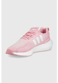 adidas Originals buty Swift Run 22 kolor różowy. Nosek buta: okrągły. Zapięcie: sznurówki. Kolor: różowy. Materiał: materiał, guma. Obcas: na platformie. Sport: bieganie