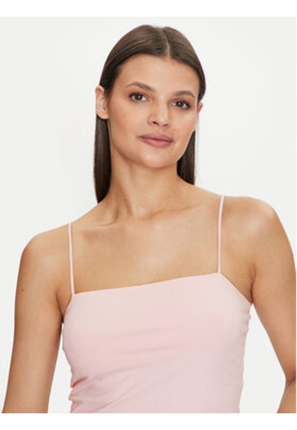 Gina Tricot Top 80827 Różowy Slim Fit. Kolor: różowy. Materiał: bawełna