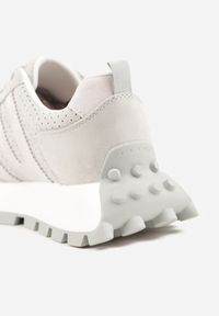 Renee - Jasnozielone Sneakersy na Platformie z Zamszu Naturalnego z Perforacją Zitrina. Kolor: zielony. Materiał: zamsz. Obcas: na platformie #4