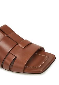 Pollini Klapki SA28051C0MTC0230 Brązowy. Kolor: brązowy. Materiał: skóra
