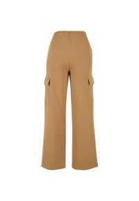 Damskie spodnie dresowe loose fit Urban Classics. Kolor: beżowy. Materiał: dresówka. Długość: długie #1