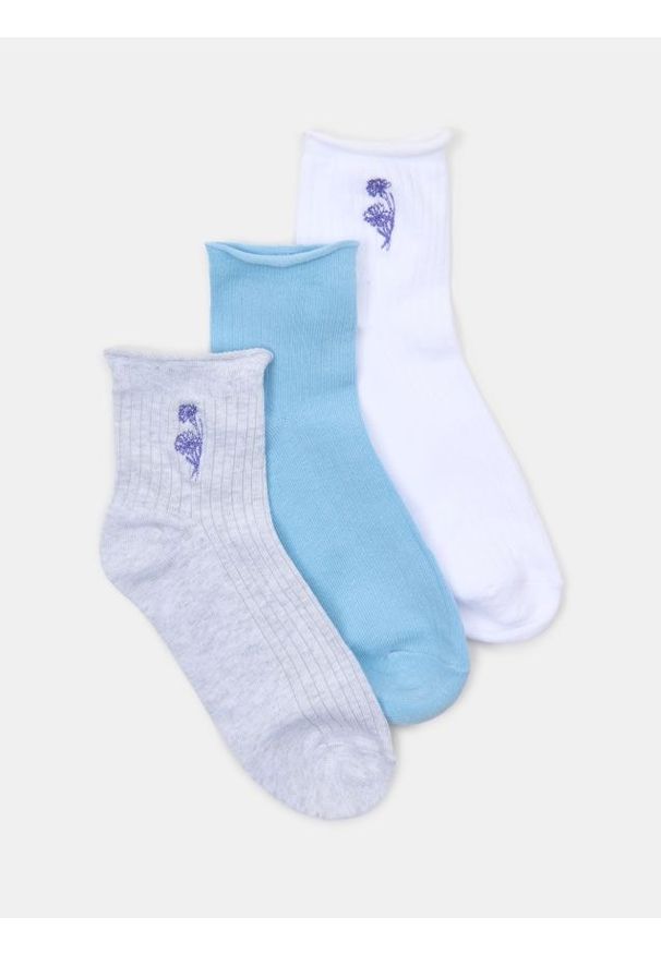 Sinsay - Skarpetki z haftowanym wzorkiem 3 pack - wielobarwny. Wzór: haft