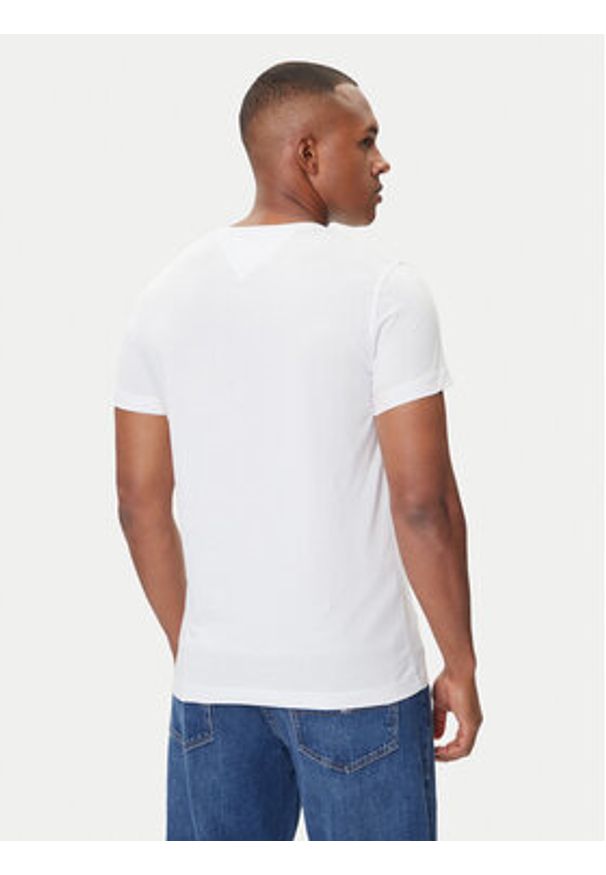 Tommy Jeans T-Shirt DM0DM04410 Biały Regular Fit. Kolor: biały. Materiał: bawełna