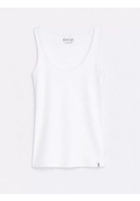 Big-Star - Koszulka damska na ramiączkach biała Alena 101. Kolor: biały. Materiał: skóra, bawełna, elastan. Długość rękawa: na ramiączkach. Styl: sportowy #6