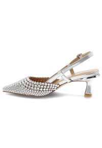 Czółenka damskie Alma En Pena, skóra naturalna ażurowa cholewka ozdobne kryształki pasek z regulacją smukły nosek elegancki obcas, srebrne, V261855. Okazja: na wesele, na imprezę, na ślub cywilny. Zapięcie: pasek. Kolor: srebrny. Szerokość cholewki: normalna. Wzór: ażurowy. Materiał: skóra. Obcas: na obcasie. Styl: elegancki. Wysokość obcasa: średni #3