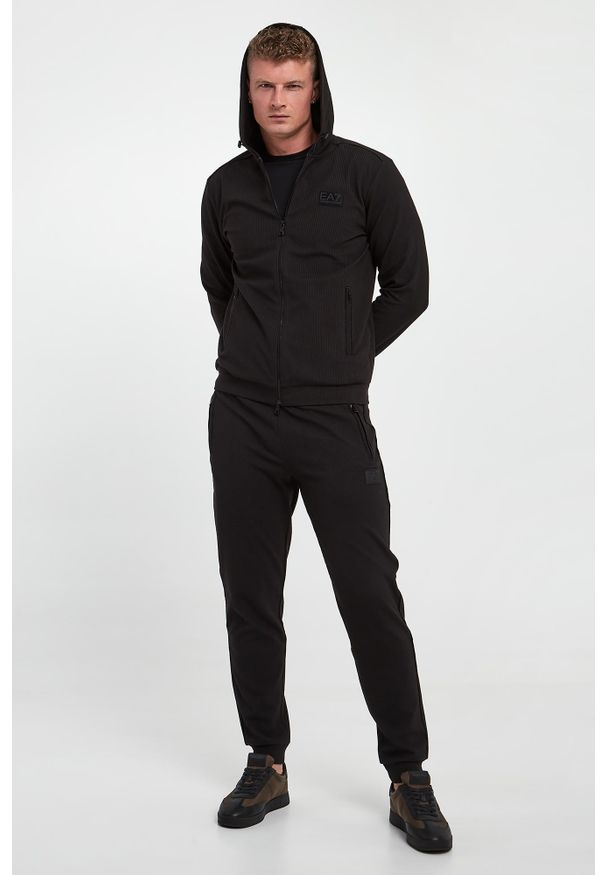 EA7 Emporio Armani - Spodnie dresowe męskie EA7 EMPORIO ARMANI. Materiał: dresówka