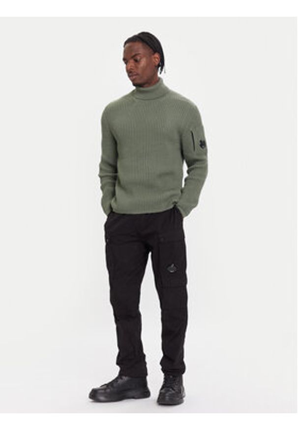 C.P. Company Golf 19CMKN220A006595A Zielony Regular Fit. Typ kołnierza: golf. Kolor: zielony. Materiał: syntetyk