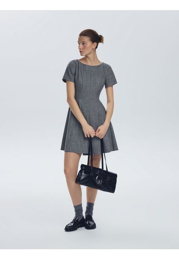 Reserved - Sukienka mini - szary. Kolor: szary. Materiał: wiskoza, tkanina. Długość: mini