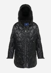 Born2be - Czarna Kurtka z Geometrycznym Pikowaniem i Kapturem Cala. Okazja: na co dzień. Kolor: czarny. Materiał: tkanina. Długość rękawa: długi rękaw. Długość: długie. Wzór: geometria. Styl: casual #3