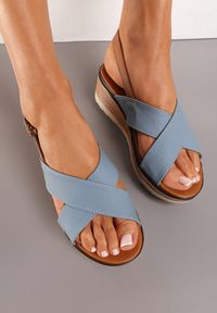 Born2be - Niebieskie Klasyczne Sandały na Koturnie bez Pięty Zapinane na Sprzączkę Laramoon. Nosek buta: otwarty. Zapięcie: sprzączka. Kolor: niebieski. Materiał: jeans. Obcas: na koturnie. Styl: klasyczny #5