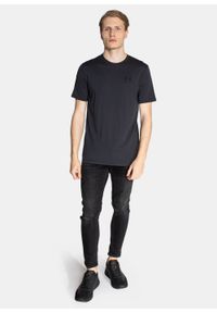 Koszulka Under Armour Sportstyle Left Chest Tee (1326799-001). Kolor: czarny. Sport: fitness #4