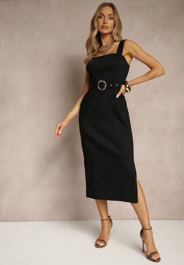 Renee - Czarna Sukienka z Wiskozą o Dopasowanym Kroju z Paskiem z Klamrą i Rozcięciami Mepona. Okazja: na co dzień. Kolor: czarny. Materiał: wiskoza. Styl: elegancki, casual