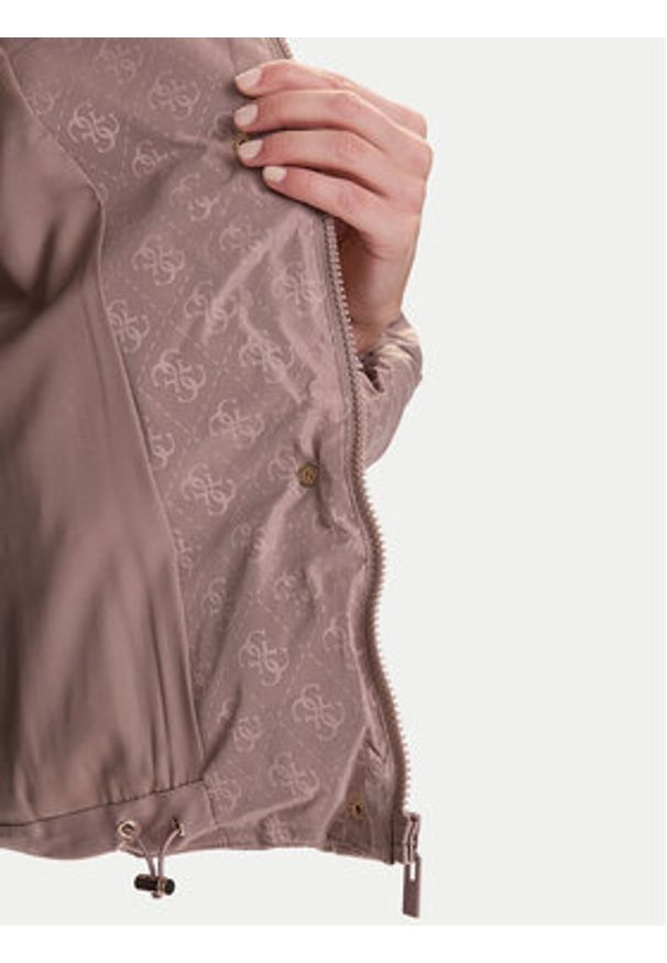 Guess Kurtka zimowa V5BL07 WGLW2 Beżowy Relaxed Fit. Kolor: beżowy. Materiał: syntetyk. Sezon: zima