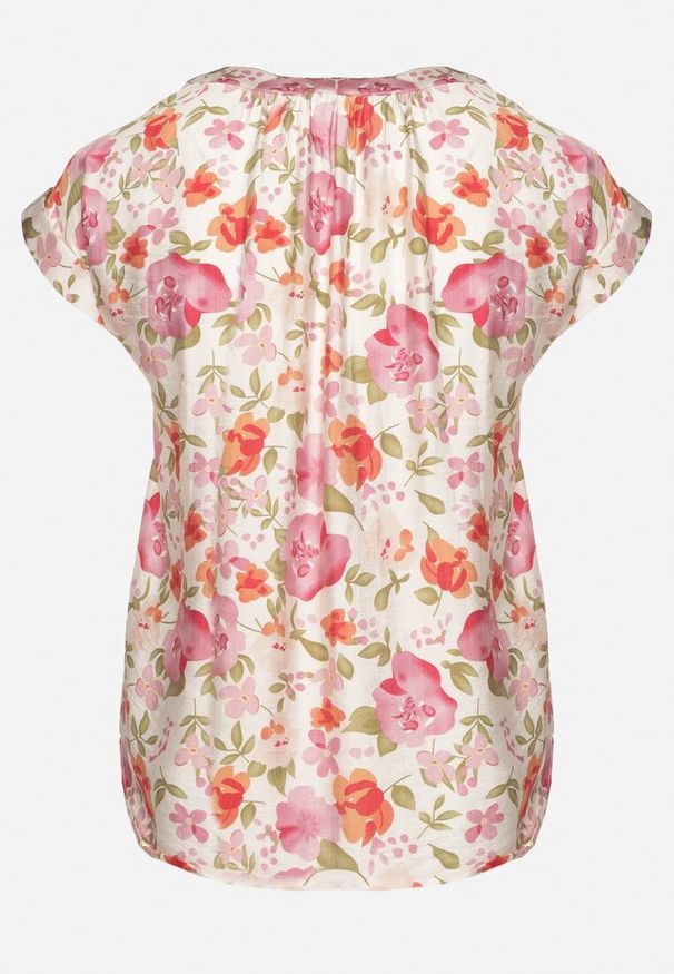Born2be - Różowa Bluzka w Kwiaty z Dekoltem V z Wiskozą Odalisa. Okazja: na co dzień. Kolekcja: plus size. Kolor: różowy. Materiał: wiskoza. Wzór: kwiaty. Sezon: lato, wiosna. Styl: elegancki, casual