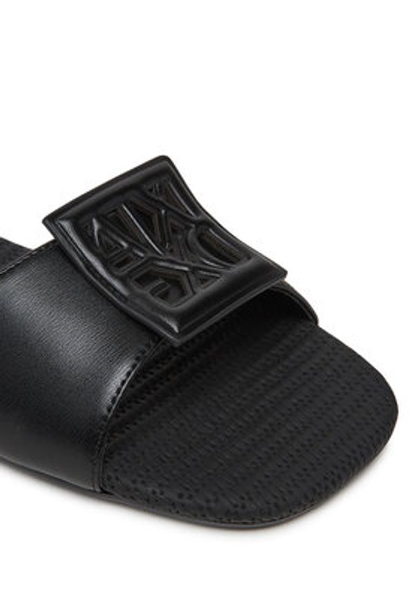 Armani Exchange Klapki XDP055 XV921 00002 Czarny. Kolor: czarny. Materiał: skóra