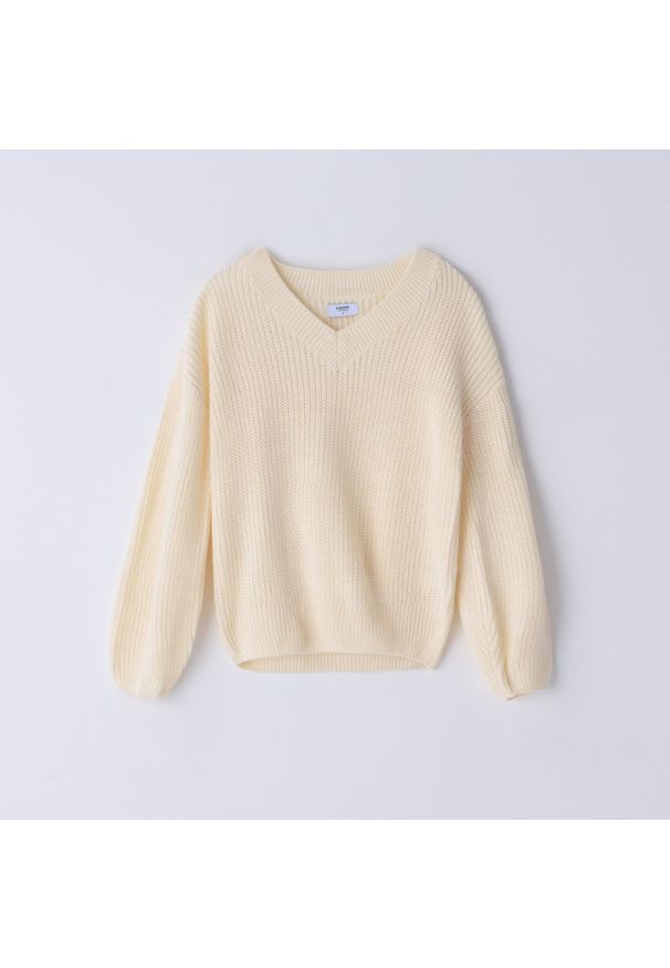 Cropp - Sweter z dekoltem V - Kremowy. Kolor: kremowy