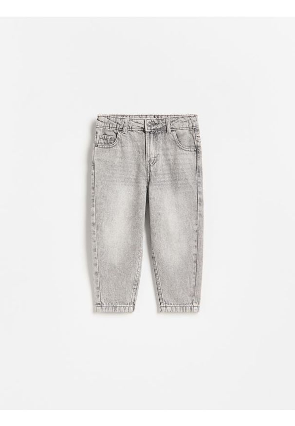 Reserved - Jeansy regular fit - jasnoszary. Kolor: szary. Materiał: jeans