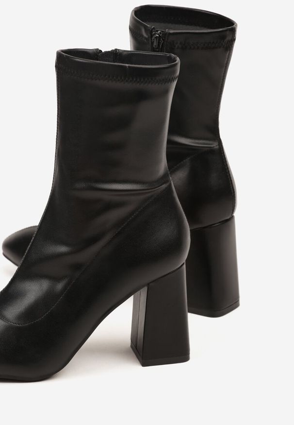 Renee - Czarne Botki Vices na Obcasie Typu Słupek ze Szpiczastym Noskiem Morenne. Okazja: na co dzień. Nosek buta: szpiczasty. Kolor: czarny. Materiał: jeans. Obcas: na obcasie. Styl: casual. Wysokość obcasa: średni