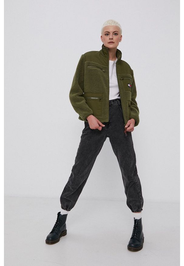Tommy Jeans Kurtka damska kolor zielony przejściowa. Kolor: zielony. Materiał: poliester