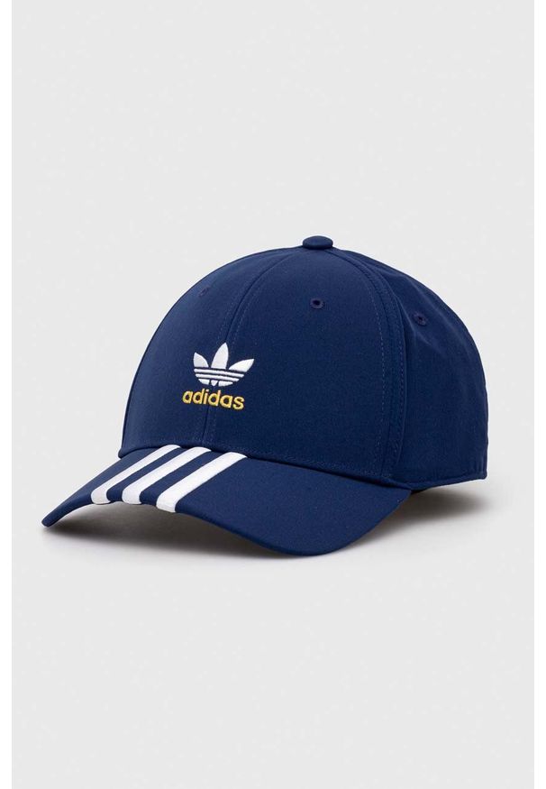 adidas Originals czapka z daszkiem kolor niebieski z aplikacją. Kolor: niebieski. Materiał: materiał. Wzór: aplikacja
