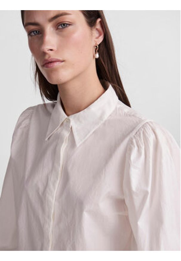 YAS Koszula 26030881 Biały Regular Fit. Kolor: biały. Materiał: bawełna