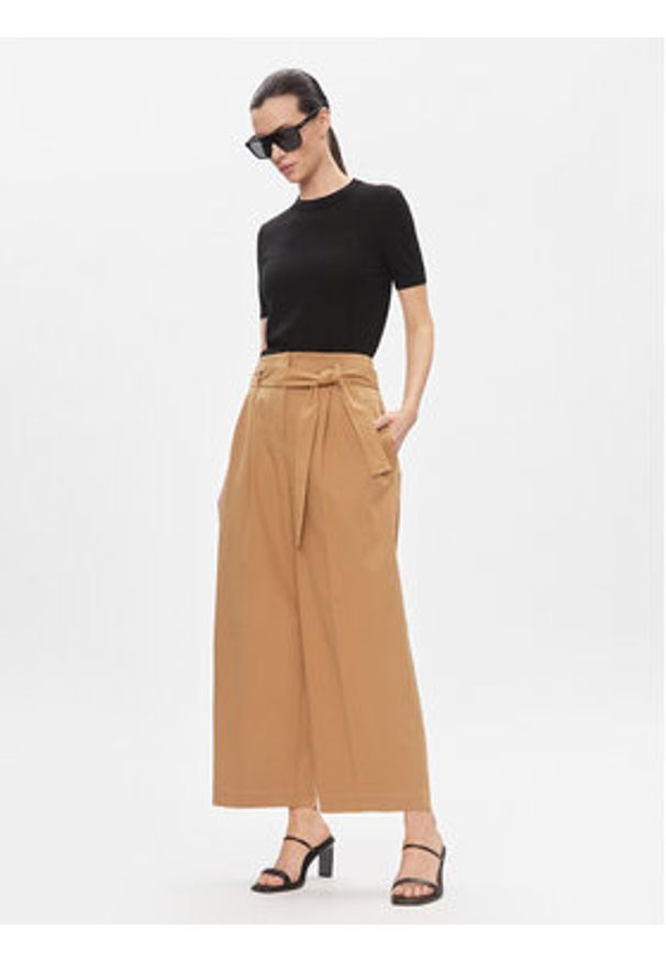 BOSS - Boss Spodnie materiałowe Tenoy 50505609 Beżowy Tapered Fit. Kolor: beżowy. Materiał: bawełna