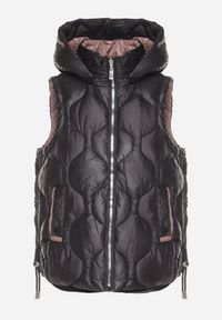 Born2be - Czarna Pikowana Kamizelka z Odpinanym Kapturem i Ściągaczami Liosta. Okazja: na spotkanie biznesowe, na co dzień. Kolor: czarny. Materiał: jeans. Styl: casual, biznesowy #4