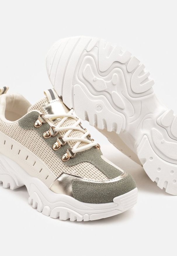 Renee - Beżowo-Zielone Sneakersy w Steetwearowym Stylu na Tłoczonej Platformie Ozdobione Wzorem w Panterkę Gonavielle. Okazja: na co dzień. Kolor: beżowy. Materiał: jeans. Wzór: motyw zwierzęcy, aplikacja. Obcas: na platformie