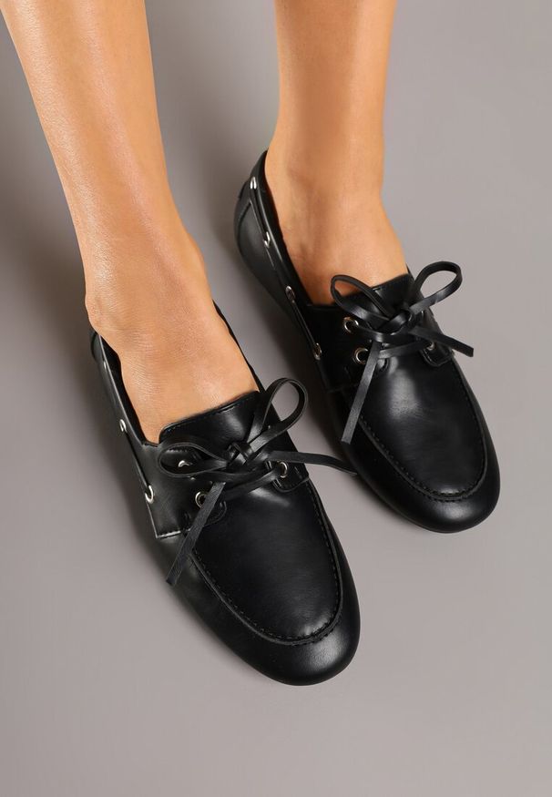 Renee - Czarne Mokasyny z Ozdobnym Wiązaniem Lanrive. Okazja: na spotkanie biznesowe, na co dzień. Kolor: czarny. Materiał: jeans. Wzór: aplikacja. Styl: elegancki, biznesowy, klasyczny, casual