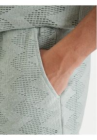 Guess Szorty materiałowe M6GD29 K3237 Zielony Regular Fit. Kolor: zielony. Materiał: bawełna #4