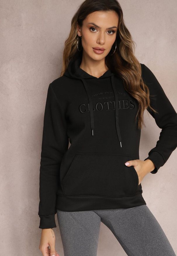 Renee - Czarna Ocieplana Bluza z Haftem i Kapturem Ieliana. Typ kołnierza: kaptur. Kolor: czarny. Materiał: polar, dzianina, tkanina. Wzór: haft. Styl: elegancki