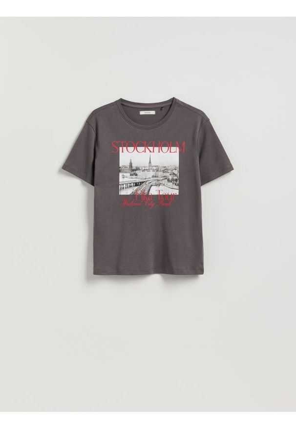 Reserved - T-shirt z nadrukiem - ciemnoszary. Kolor: szary. Materiał: bawełna, dzianina. Wzór: nadruk
