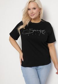 Born2be - Czarny Bawełniany T-shirt z Ozdobnym Napisem i Cyrkoniami Olisandra. Okazja: na co dzień. Kolekcja: plus size. Kolor: czarny. Materiał: bawełna. Wzór: napisy. Styl: klasyczny, casual