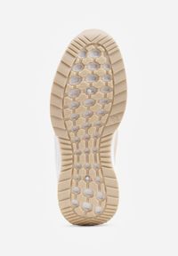 Born2be - Beżowe Wsuwane Buty Sportowe na Koturnie z Perforacją Mellarina. Okazja: na co dzień. Zapięcie: bez zapięcia. Kolor: beżowy. Materiał: jedwab. Obcas: na koturnie #3