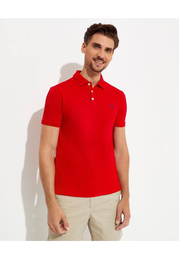 Ralph Lauren - RALPH LAUREN - Czerwona koszulka polo Stretch Slim Fit. Typ kołnierza: polo. Kolor: czerwony. Materiał: bawełna, prążkowany. Wzór: haft