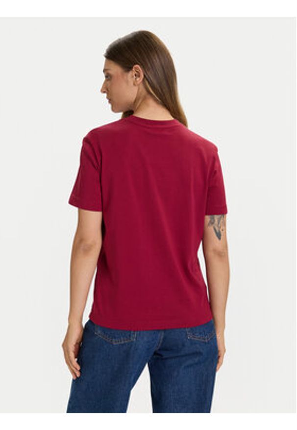 Calvin Klein Jeans T-Shirt LV047C912G Czerwony Regular Fit. Kolor: czerwony. Materiał: bawełna