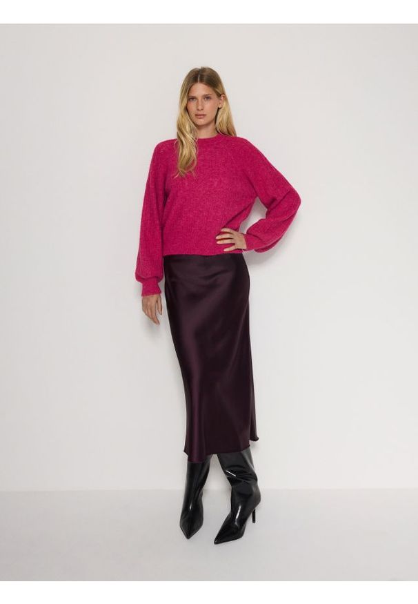 Reserved - Sweter z raglanowymi rękawami - fuksja. Kolor: różowy. Materiał: dzianina. Długość rękawa: raglanowy rękaw. Wzór: ażurowy